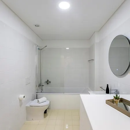 Apartment Superb 1br Flat W/ Garden, Ac & Free Parking By Lovelystay