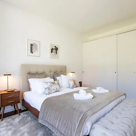 Superb 1br Flat W/ Garden, Ac & Free Parking By Lovelystay Porto