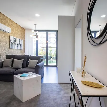 Superb 1br Flat W/ Garden, Ac & Free Parking By Lovelystay Apartment Porto