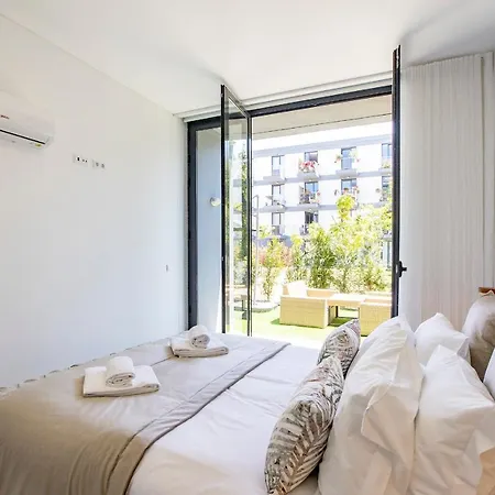 Superb 1br Flat W/ Garden, Ac & Free Parking By Lovelystay Apartment Porto